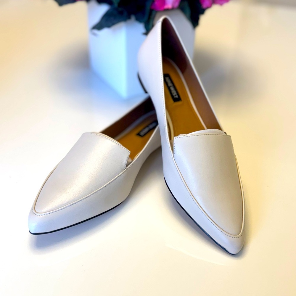 Nine West Size 7.5M Cream Pointed Toe Loafers – Sleek & Chic Staple